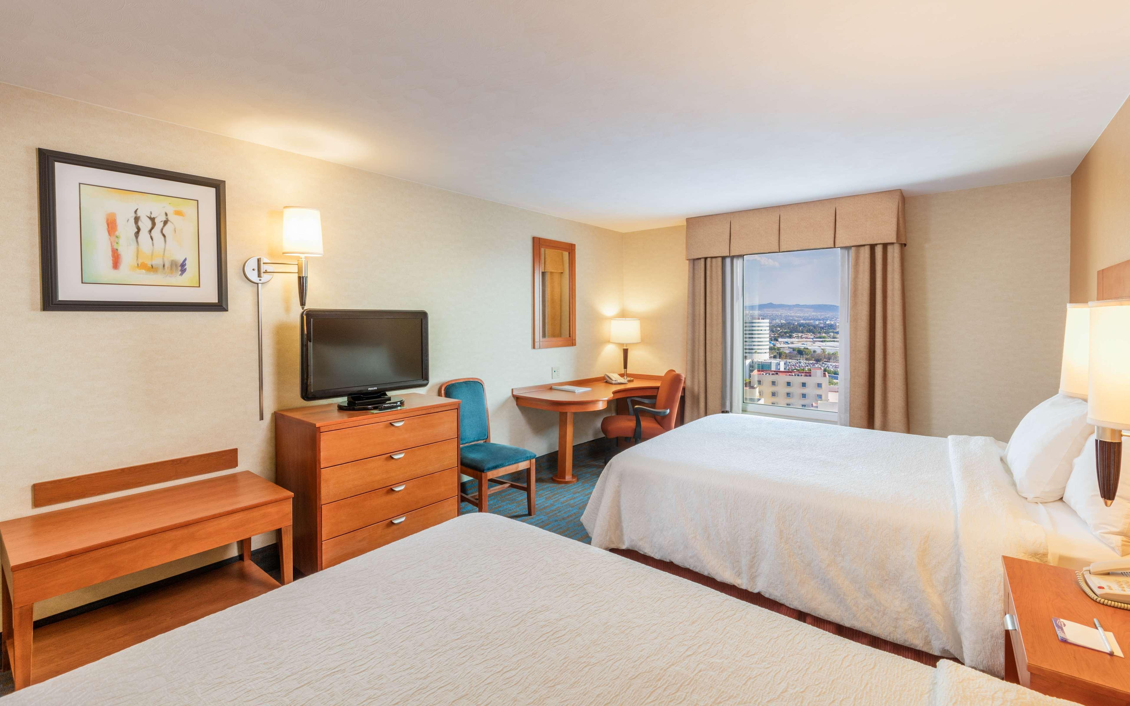 Hotel Hampton By Hilton Tecnologico 3*