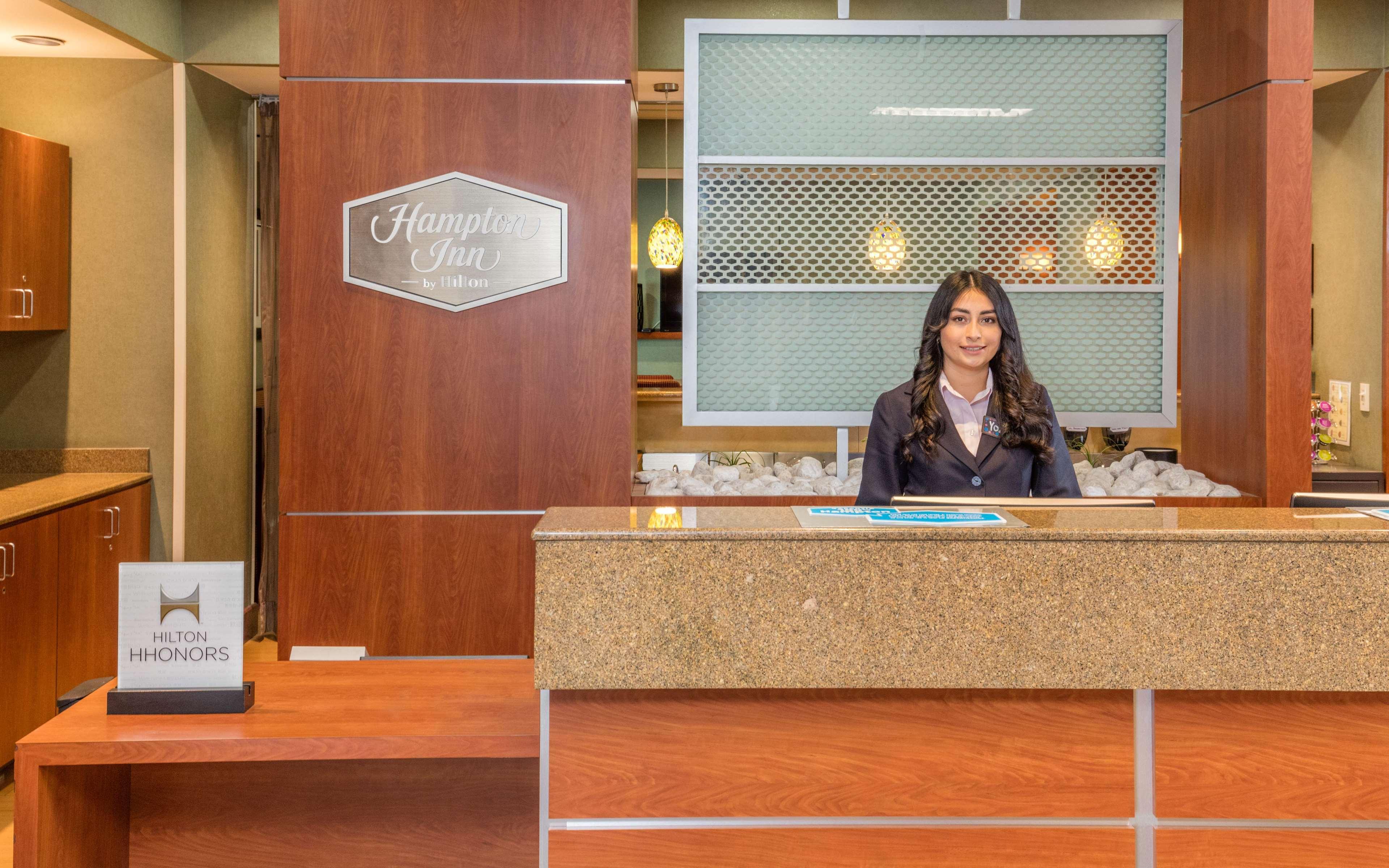 Hampton By Hilton Tecnologico Hotel