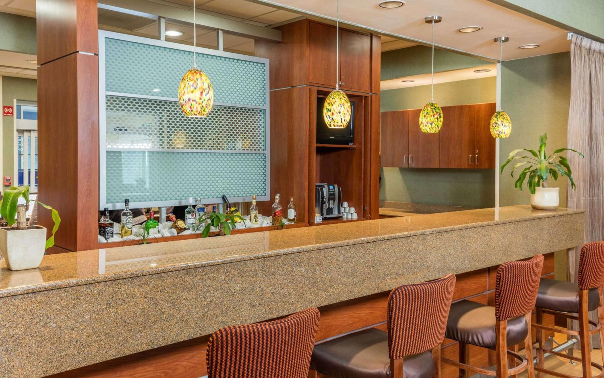Hampton By Hilton Tecnologico Hotel