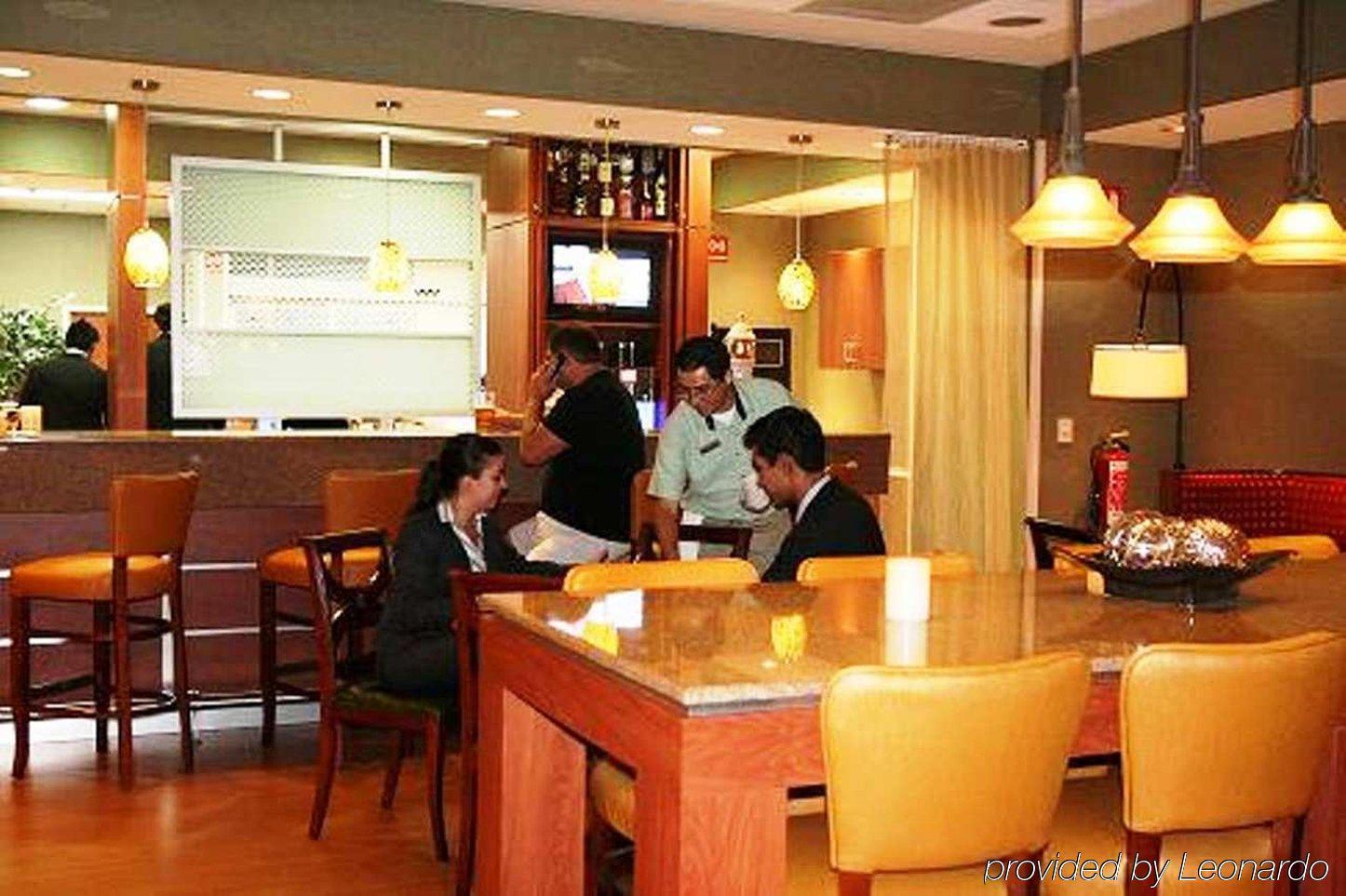 Hotel Hampton By Hilton Tecnologico