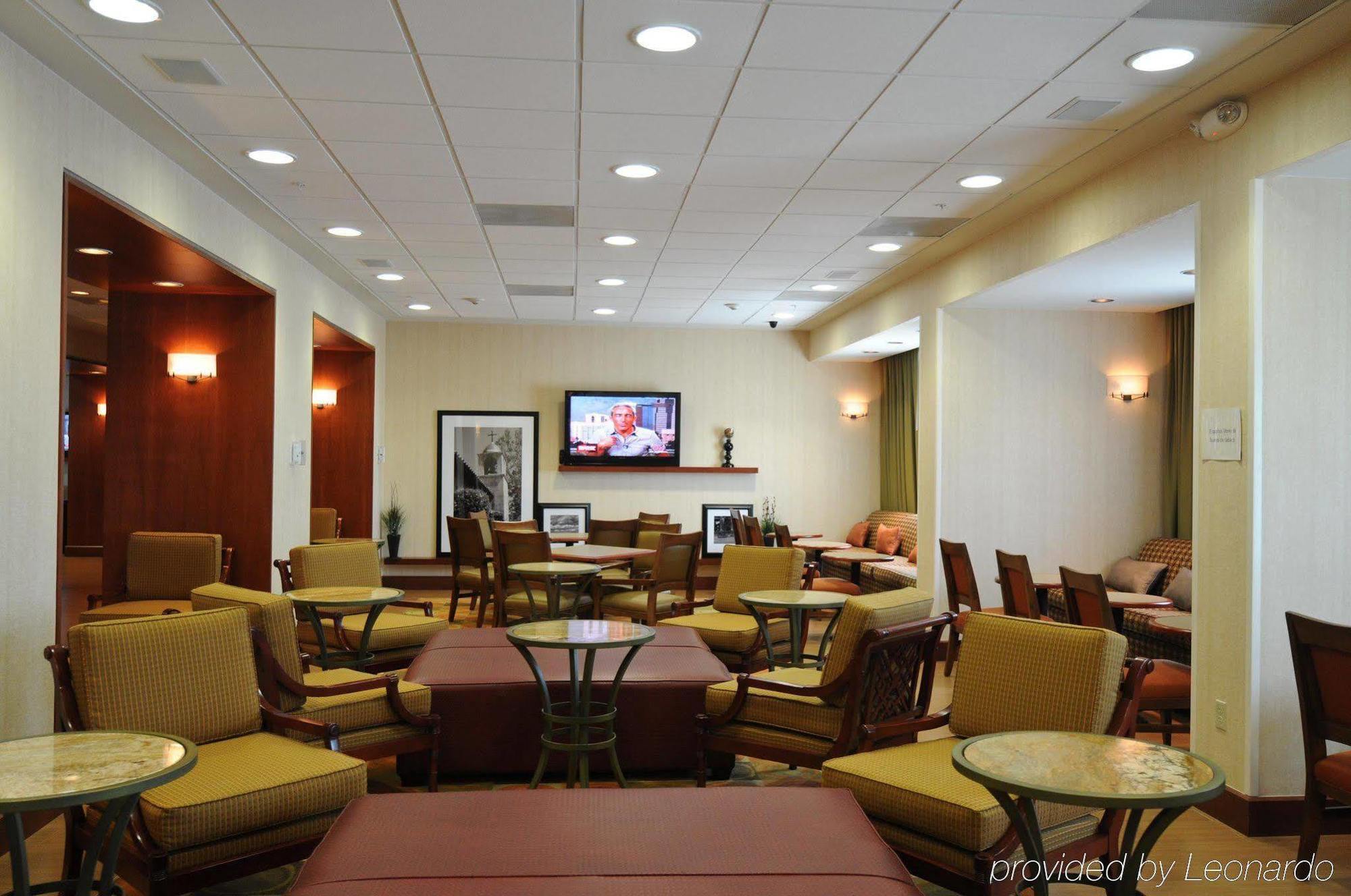 Hampton By Hilton Tecnologico Hotel